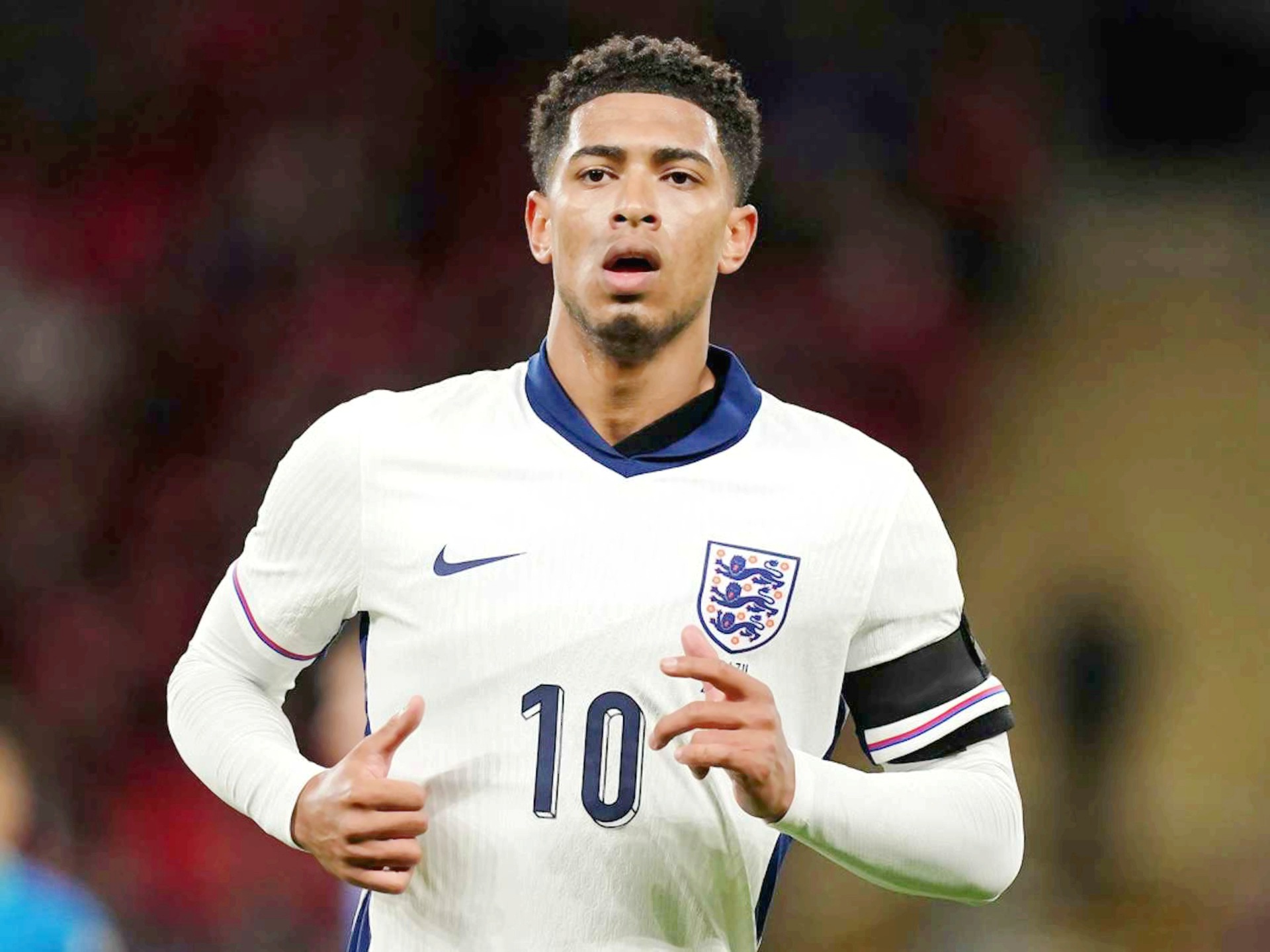 国足新主帅引发热议