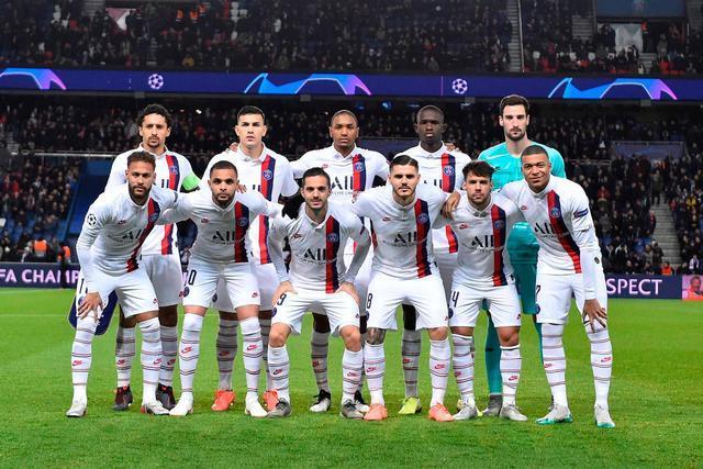 默特萨克、于大宝观战梅州U15vs浙江U15，并与小球员互动