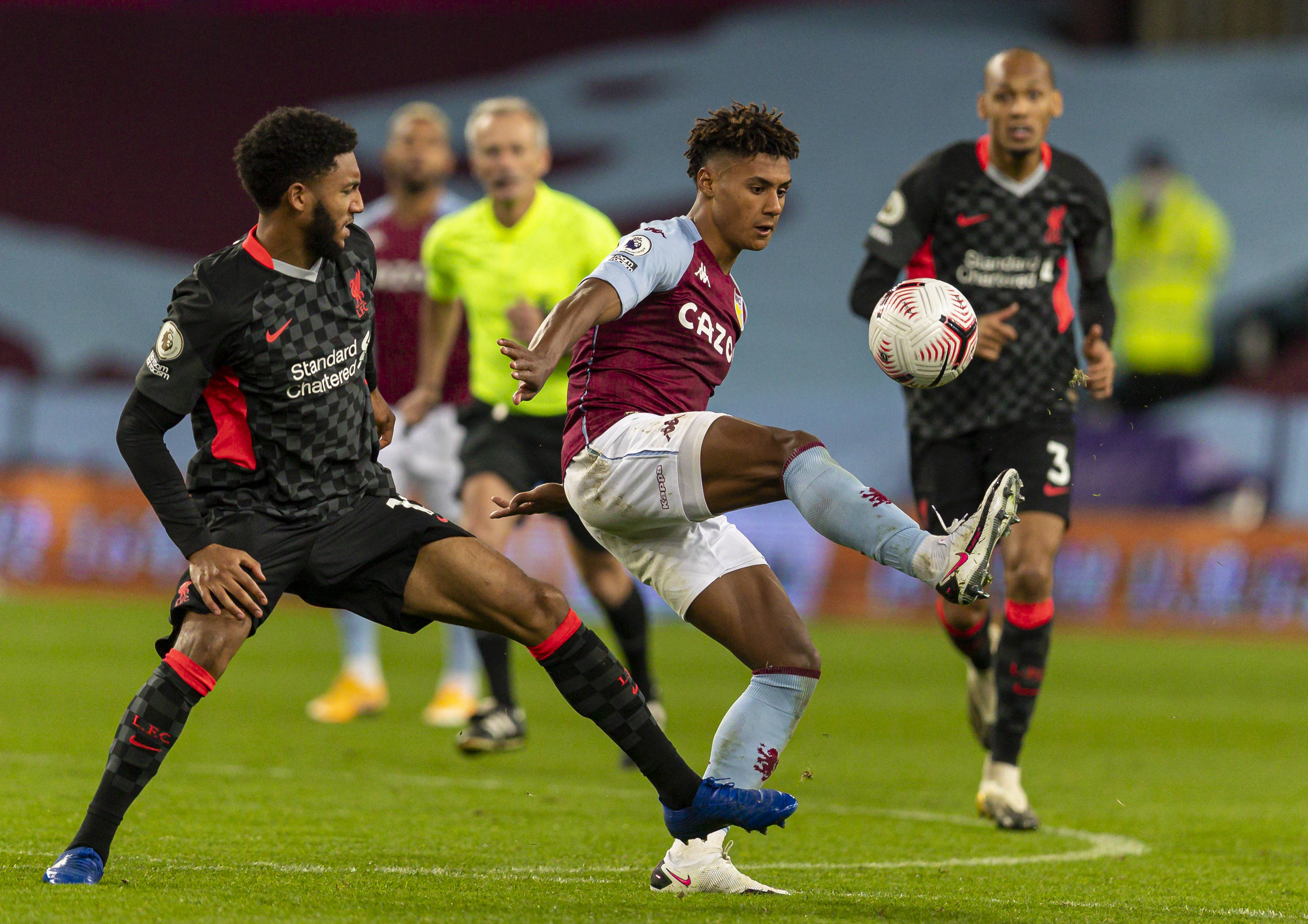 排面，泰州当地路牌上写着“苏超冠军城，泰州欢迎您”