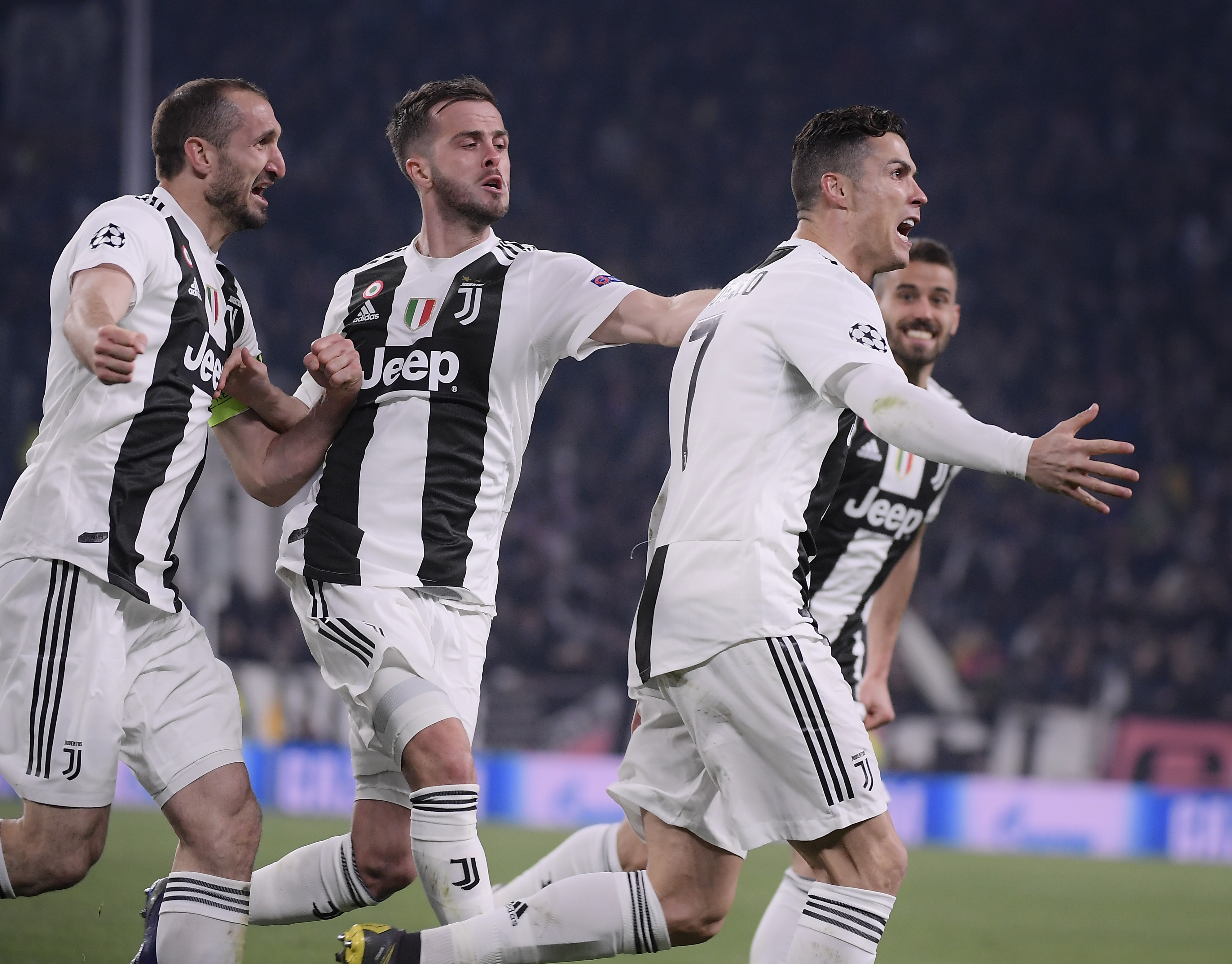 官方：大阪钢巴外援阿拉诺合同到期，将在赛季结束后离队